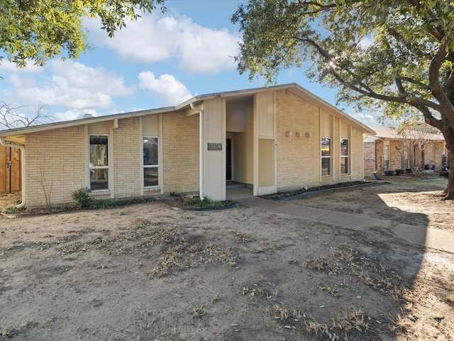 view of front of property