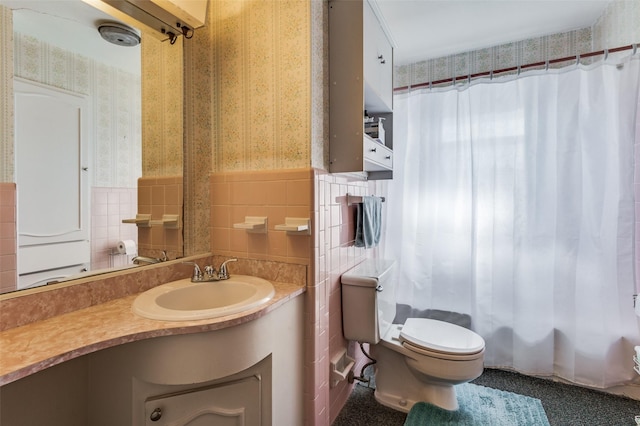 full bathroom with toilet, vanity, shower / bath combo, and tasteful backsplash