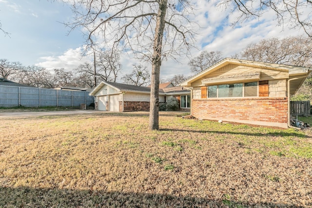 Listing photo 3 for 632 Forest Ln, Hurst TX 76053