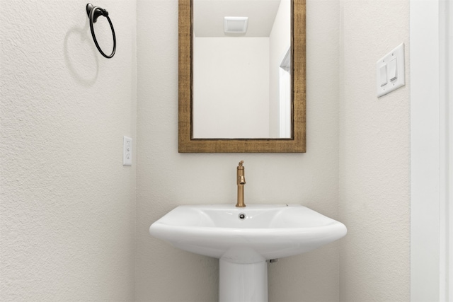729 Tower Rd, Wylie, TX 75098 - bathroom featuring a sink