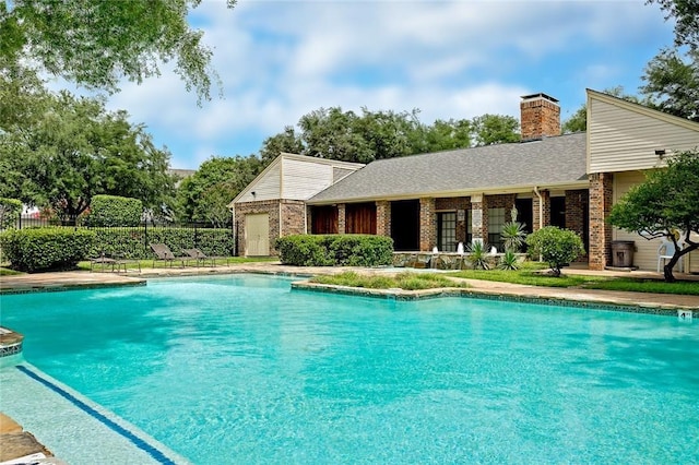 view of swimming pool