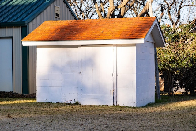 view of outdoor structure featuring a garage