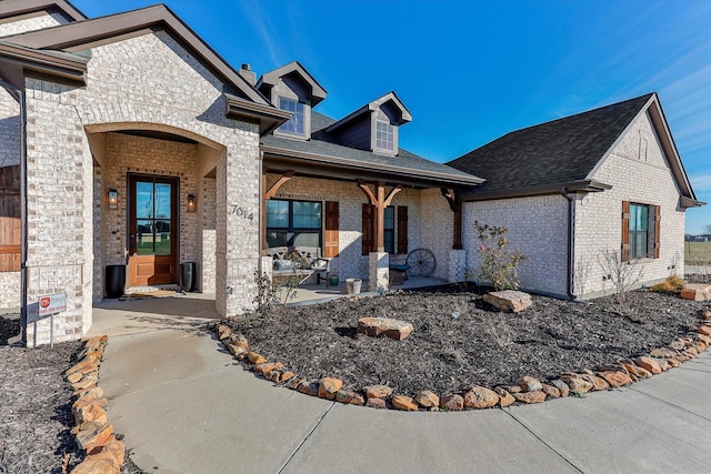 view of front of property with covered porch