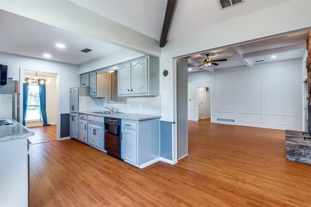 unfurnished room with ceiling fan and hardwood / wood-style flooring