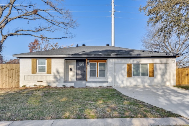 ranch-style home featuring a front lawn