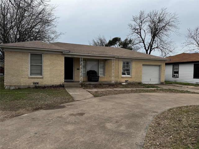 view of front facade with a garage