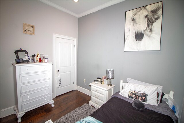 4201 Linda Ln, Shreveport, LA 71107 - bedroom featuring baseboards, ornamental molding, dark wood-style floors, and ceiling fan