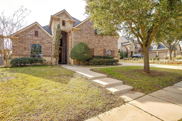 view of front of house featuring a front yard