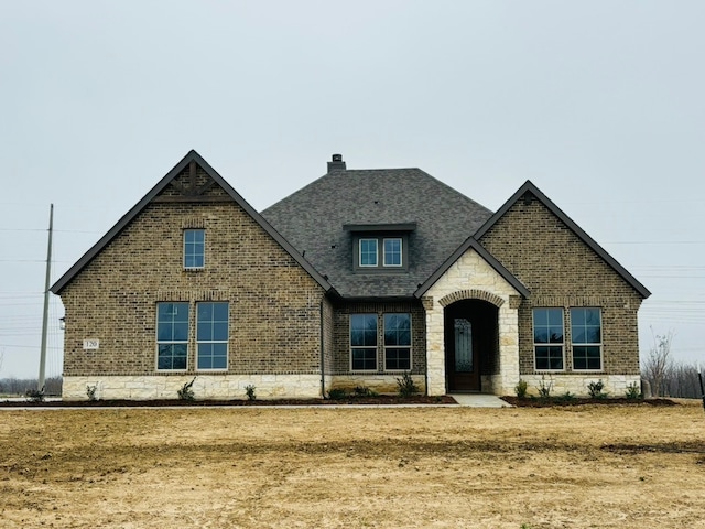 view of front of house featuring a front yard