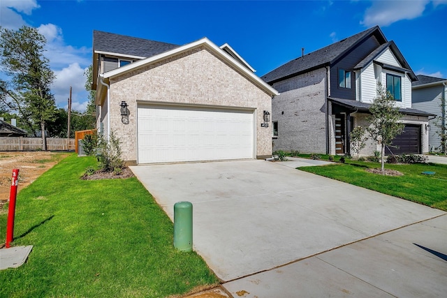 view of front of property featuring a front lawn