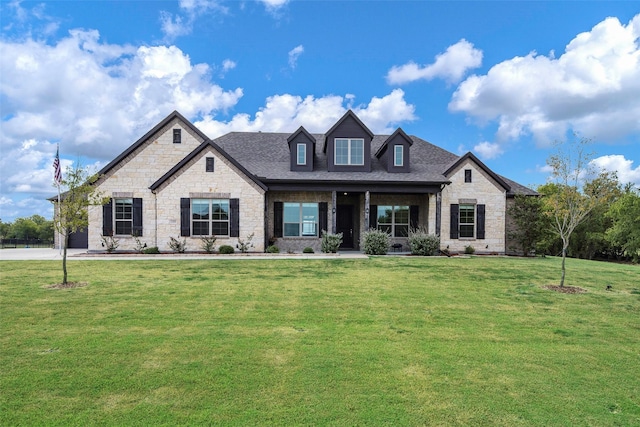 view of front of home featuring a front lawn