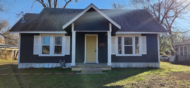 view of front of property with a front yard