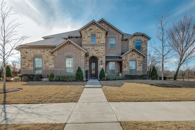 view of front of house featuring a front yard