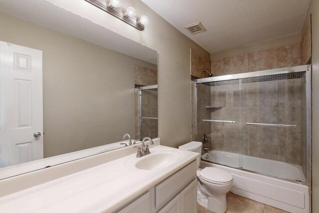 unfurnished room featuring ceiling fan and light carpet