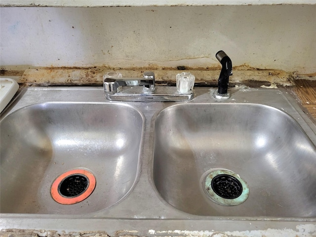 1308 Harrington Ave, Fort Worth, TX 76164 - detailed view of a sink