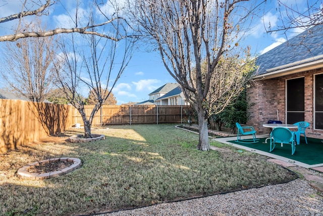 view of yard featuring a patio