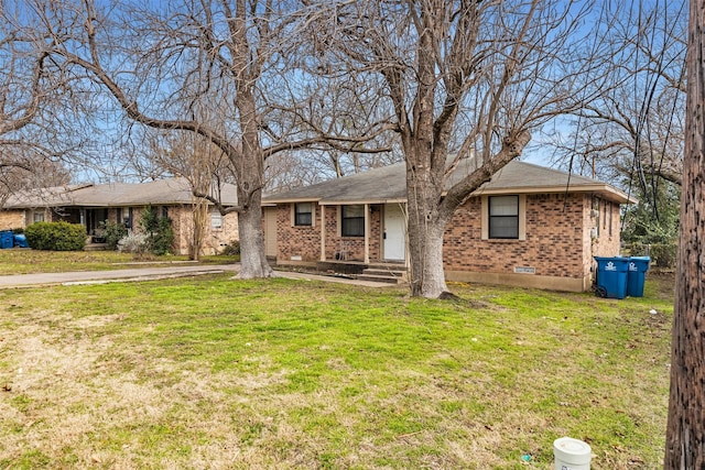 view of front of property with a front lawn