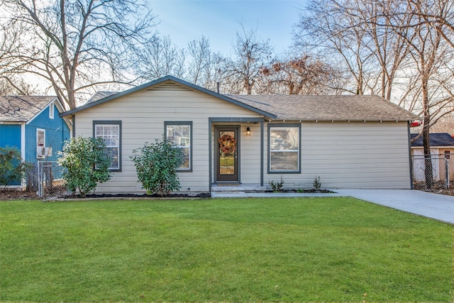 5309 Notre Dame Ave, River Oaks, TX 76114 - ranch-style house featuring roof with shingles