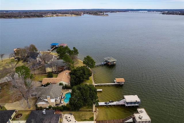 bird's eye view featuring a water view