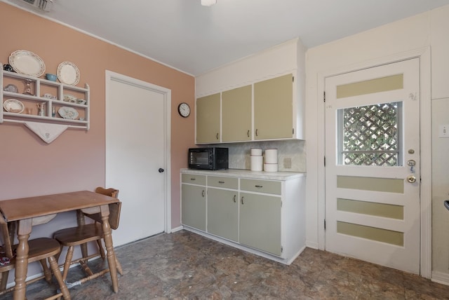 kitchen featuring decorative backsplash