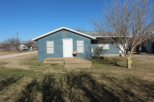 exterior space featuring a lawn