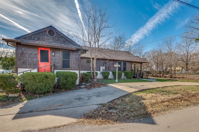 view of front of property