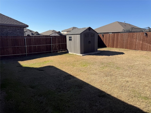 view of yard with a shed