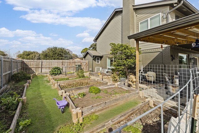 view of swimming pool with a patio and an outdoor hangout area