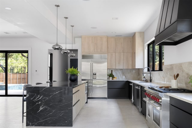 kitchen featuring premium range hood, pendant lighting, a breakfast bar, decorative backsplash, and premium appliances