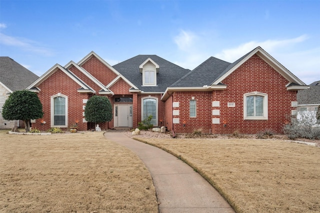 view of front of property with a front yard