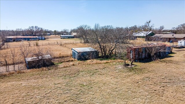 view of yard featuring a rural view