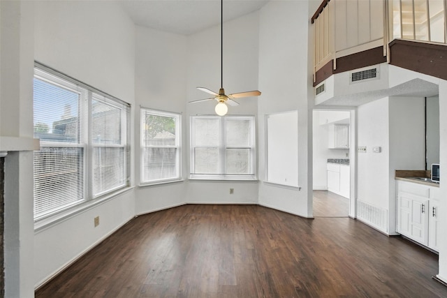 821 Dublin Dr Unit 203, Richardson, TX 75080 - unfurnished sunroom with visible vents, wood finished floors, and plenty of natural light