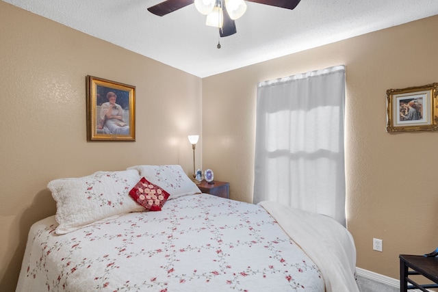 bedroom with ceiling fan