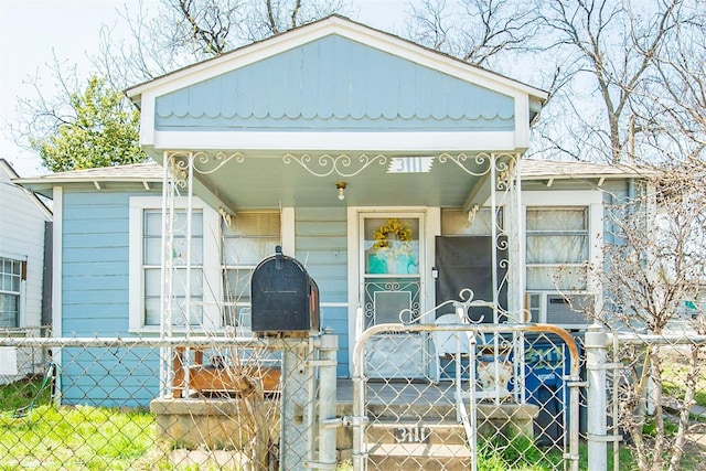 view of front of property