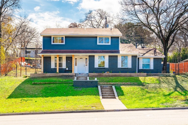 view of front of property featuring a front lawn