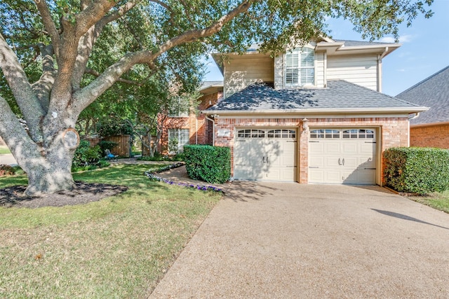 view of front facade with a front yard