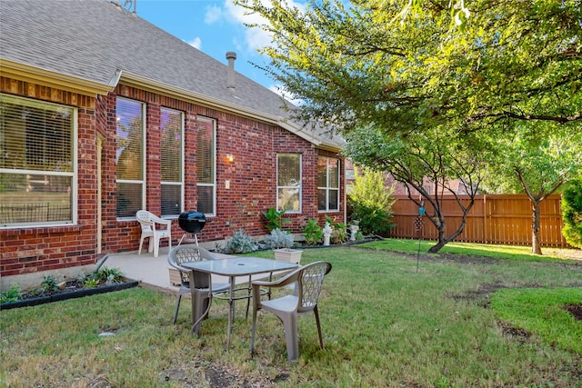 view of yard with a patio area