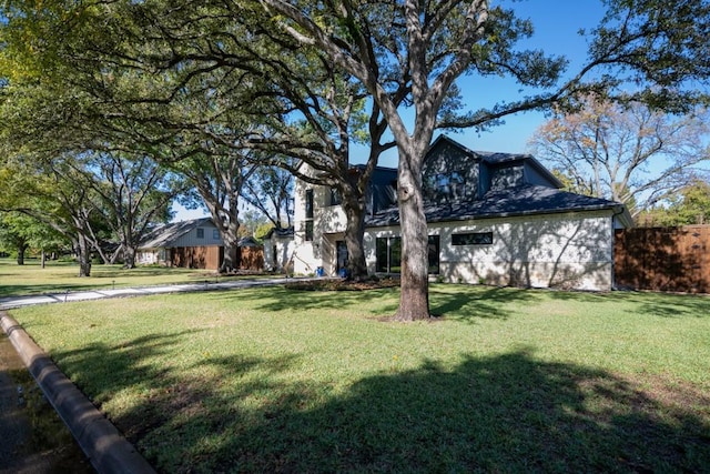 view of front of house with a front yard