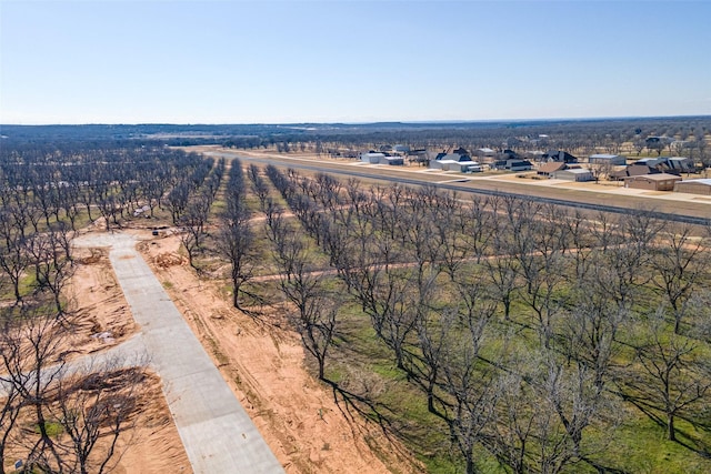 Listing photo 3 for 961 E Landings Dr, Granbury TX 76049