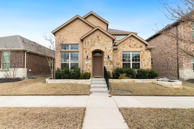 view of front of house with a front yard