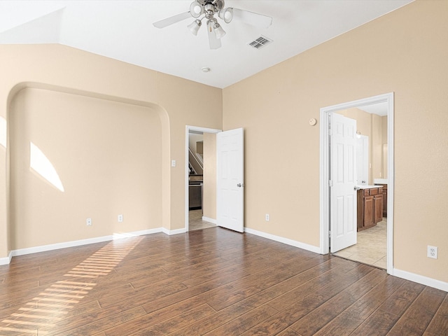 unfurnished room with light hardwood / wood-style floors and ceiling fan