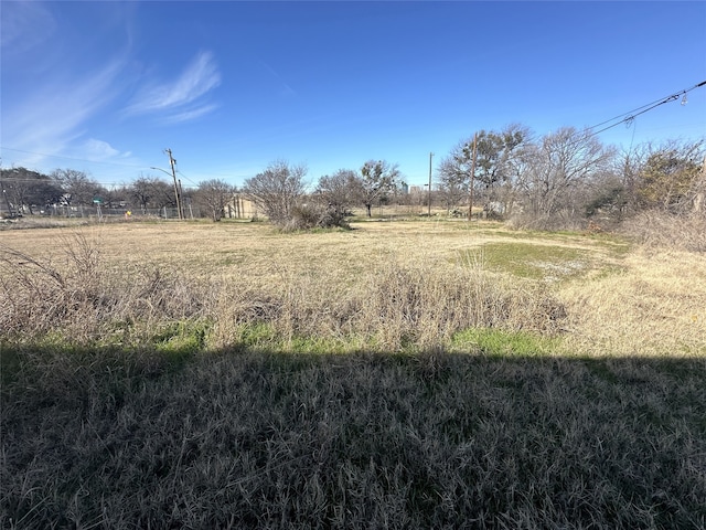 Listing photo 3 for 1704 E Broadway Ave, Fort Worth TX 76104