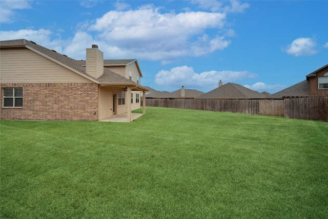 view of yard featuring a patio area