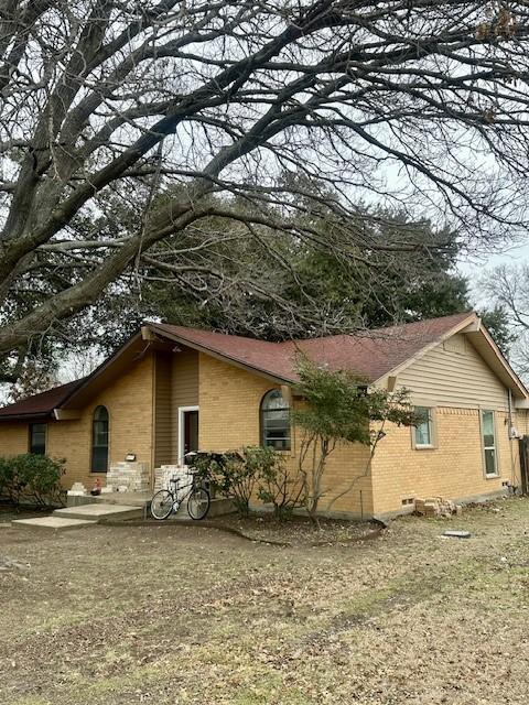 view of side of property