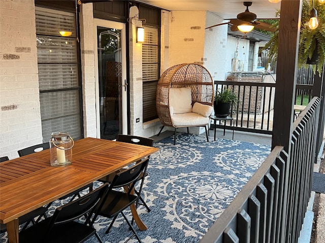 balcony featuring ceiling fan