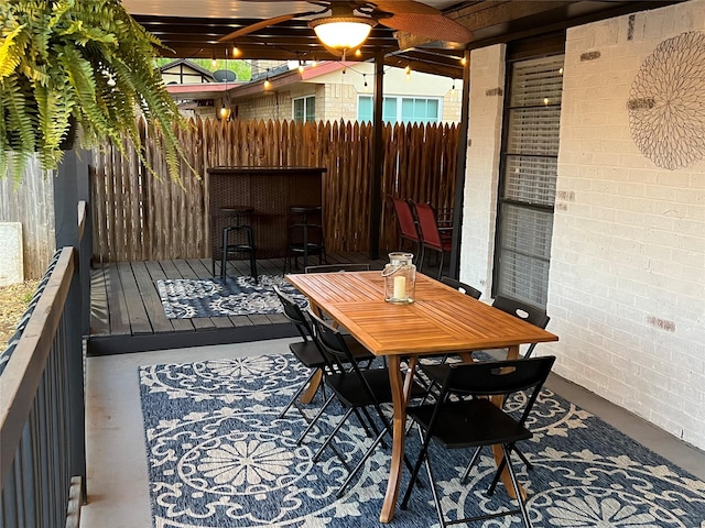 deck with ceiling fan