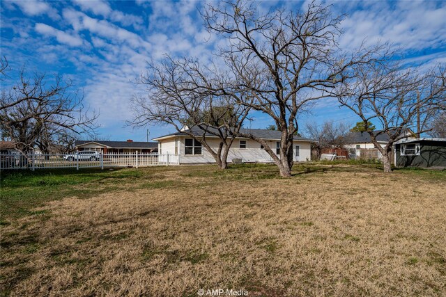 2025 Avenue Ave N, Anson, TX 79501 - view of yard