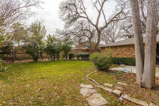 view of yard with a patio area