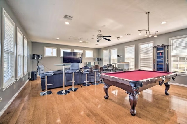 playroom with ceiling fan, light hardwood / wood-style flooring, and billiards