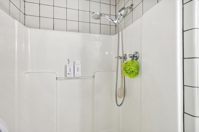 bathroom featuring a shower